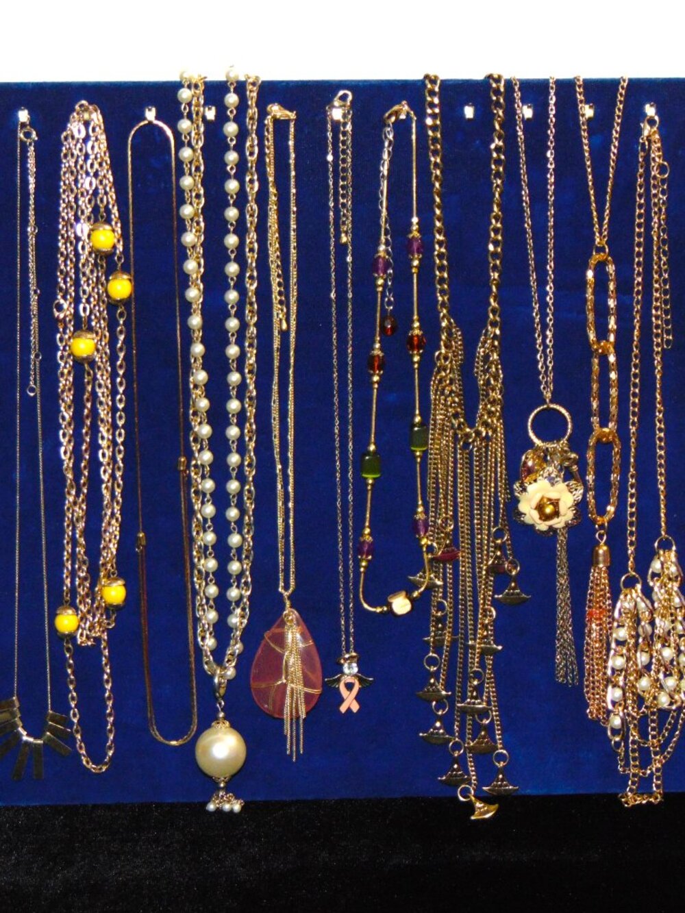 Vintage & Modern Assorted Gold Tone Necklace lot- very nice!